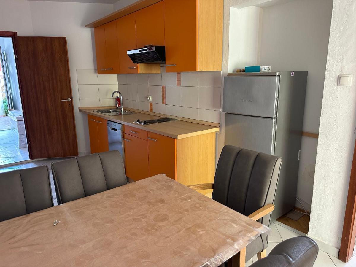 App 4 - 6 Persons Direct On The Seaside, 1St Floor Apartment Ljubac  Exterior photo